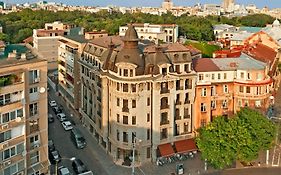 Zeus Essence Bucharest Classic